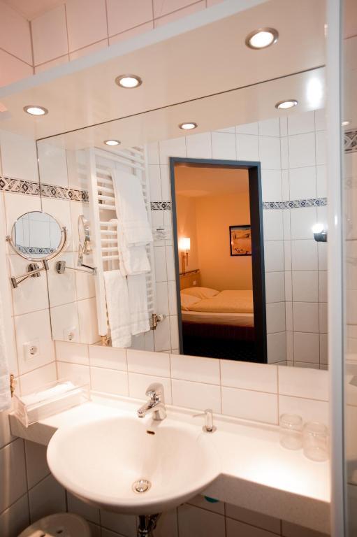 Akzent Hotel Hubertus Мелле Экстерьер фото